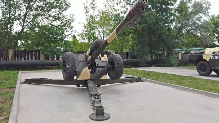 skver-voennoj-texniki-v-anape-06